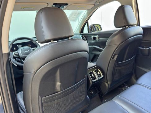 Used 2024 Kia Sorento S w/ Panoramic Sunroof Package FWD image 32