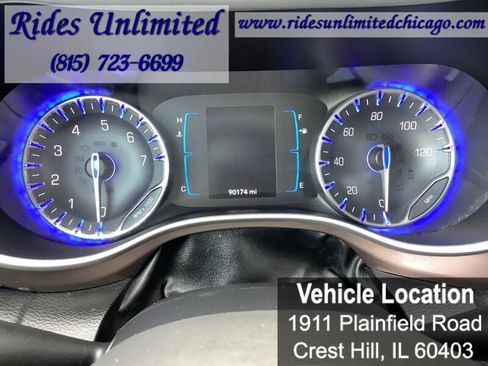 Used 2017 Chrysler Pacifica Touring Plus w/ Tire & Wheel Group image 25