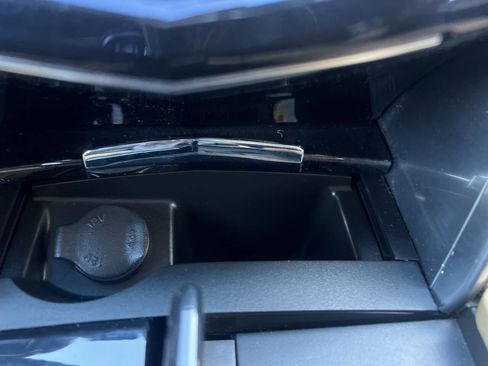 Used 2013 Cadillac XTS Luxury image 35