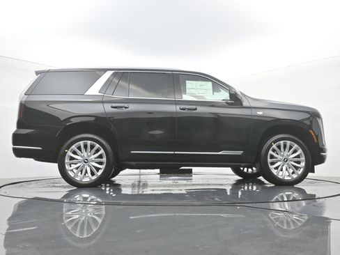 New 2026 Cadillac Escalade 4WD w/ LPO, Floor Liner Package image 20