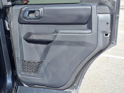 Used 2025 Ford Bronco Badlands w/ Sasquatch Package image 16