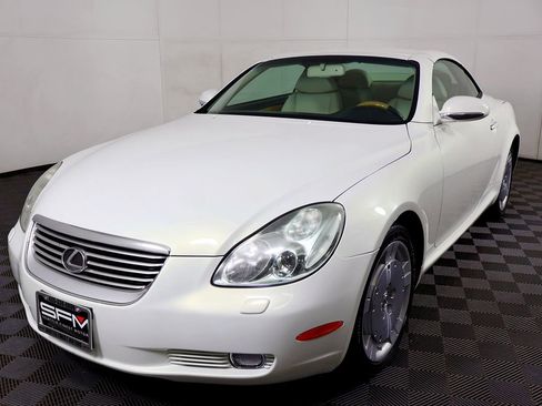 Used 2002 Lexus SC 430 Convertible image 3