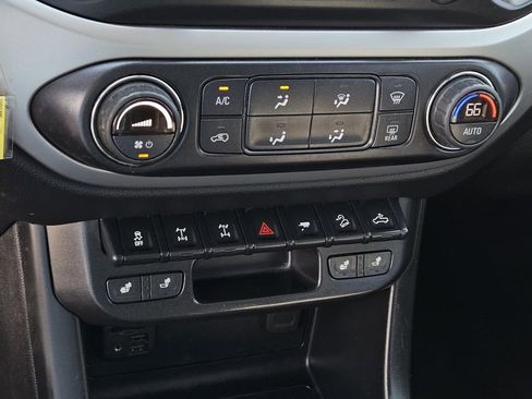 Used 2020 Chevrolet Colorado ZR2 image 23