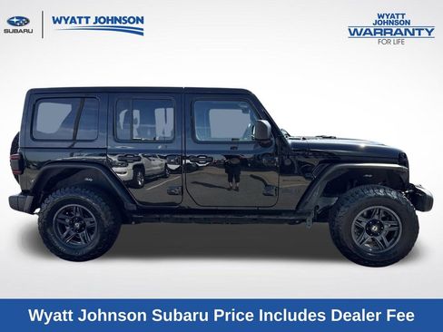 Used 2024 Jeep Wrangler Unlimited Sahara AWD/4WD image 7