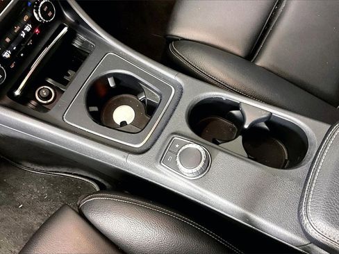 Used 2018 Mercedes-Benz GLA 250 4MATIC image 17