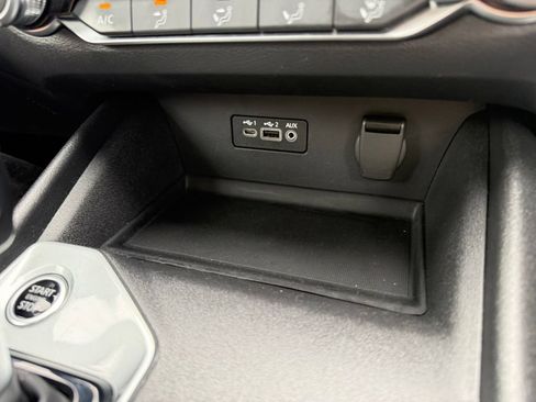 Used 2025 Nissan Altima 2.5 SV FWD image 24