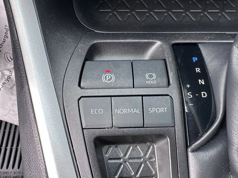 Used 2024 Toyota RAV4 XLE w/ Convenience Package FWD image 23