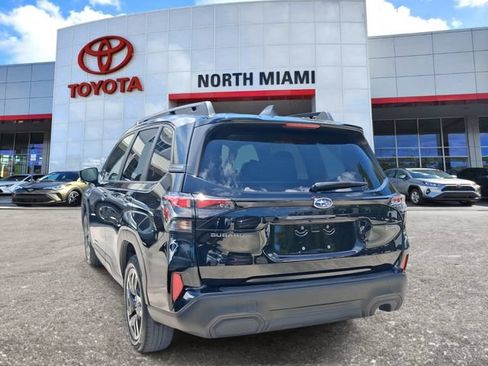 Used 2025 Subaru Forester Premium AWD/4WD image 3