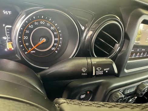 Used 2020 Jeep Gladiator Sport AWD/4WD image 22