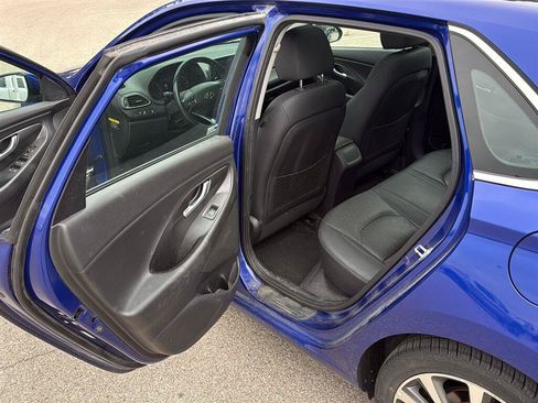 Used 2019 Hyundai Elantra GT w/ Style Package 02 FWD image 6