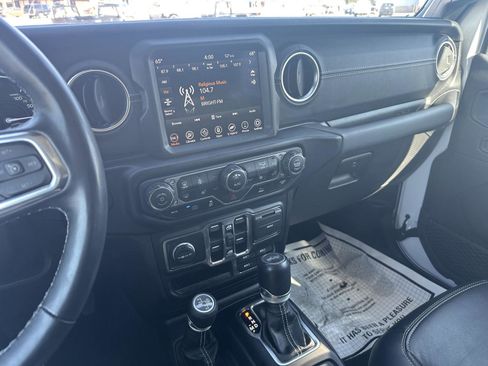 Used 2023 Jeep Wrangler Sahara w/ Cold Weather Group image 11