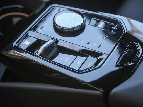 New 2026 BMW 550e xDrive AWD/4WD image 16