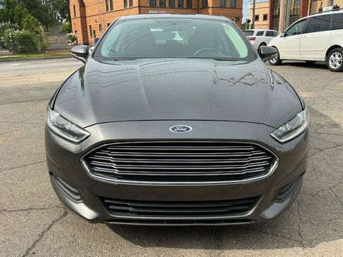 Used 2016 Ford Fusion SE FWD image 9