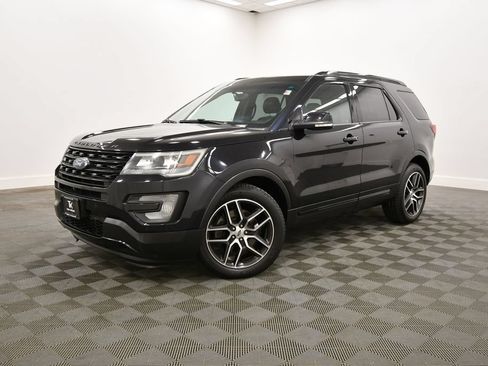 Used 2016 Ford Explorer Sport w/ Equipment Group 401A AWD/4WD image 2