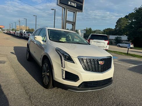 Certified 2024 Cadillac XT5 Premium Luxury w/ Technology Package FWD image 6