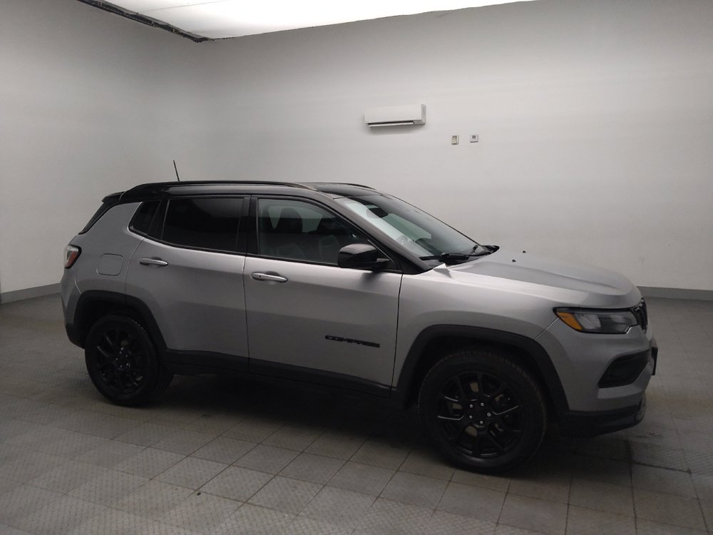 Used 2023 Jeep Compass Latitude AWD/4WD image 11