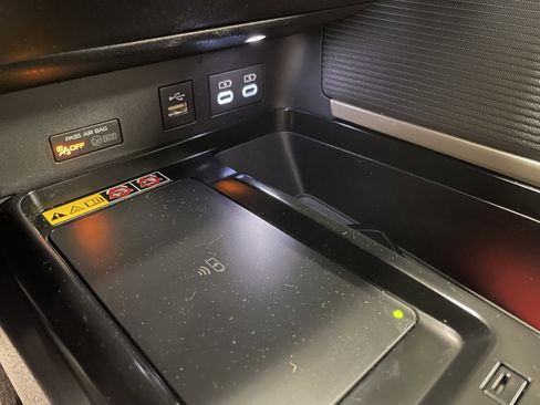 Used 2025 Toyota Camry SE image 12