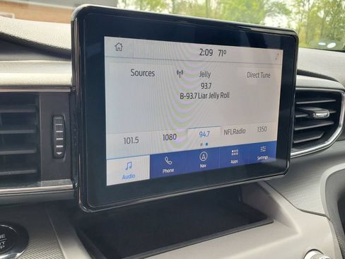 Used 2021 Ford Explorer XLT w/ Equipment Group 202A AWD/4WD image 24
