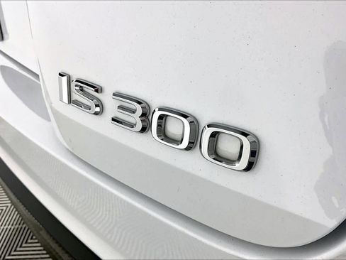 Used 2025 Lexus IS 300 F Sport image 9