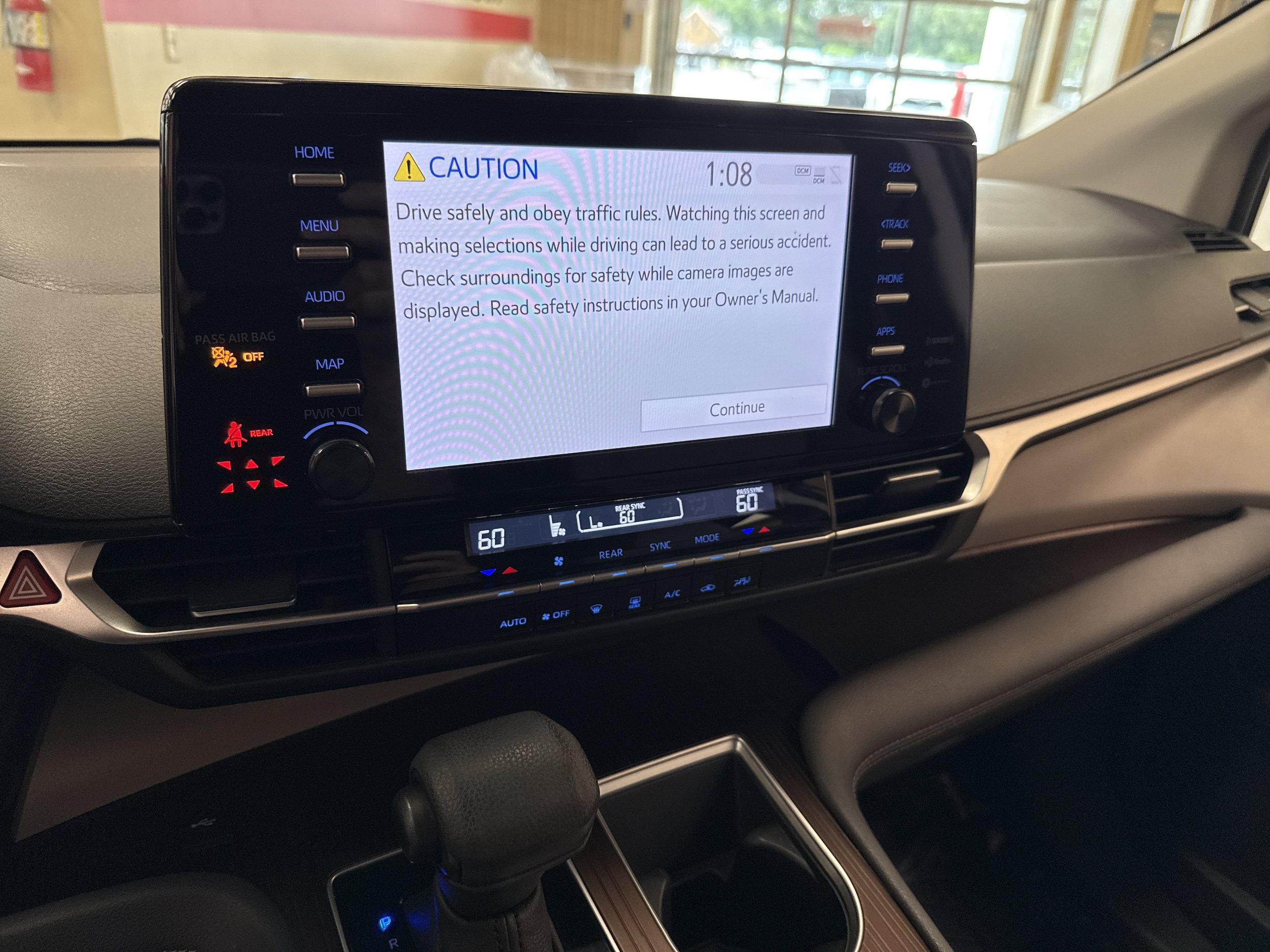 Used 2023 Toyota Sienna LE FWD image 30