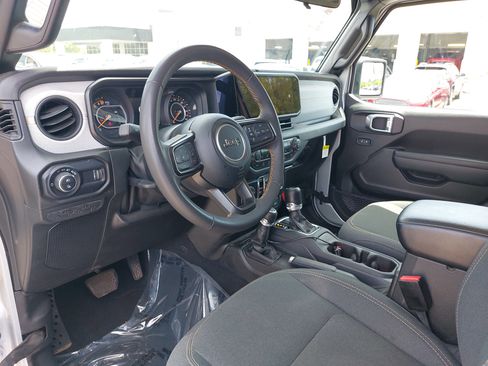 Used 2024 Jeep Gladiator Sport AWD/4WD image 17