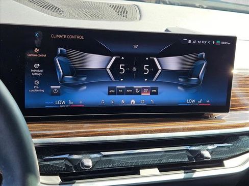 Used 2025 BMW X6 xDrive40i w/ Premium Package AWD/4WD image 11