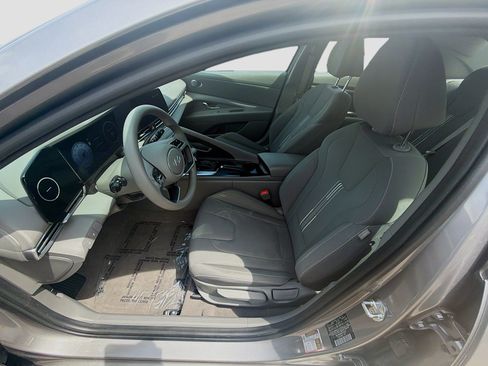 Used 2024 Hyundai Elantra SEL FWD image 16