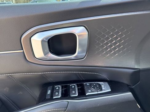 Used 2022 Kia Sorento SX image 13