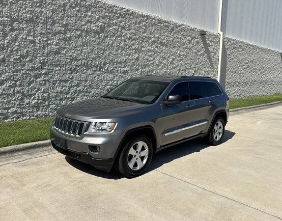 Used 2013 Jeep Grand Cherokee Laredo AWD/4WD image 14