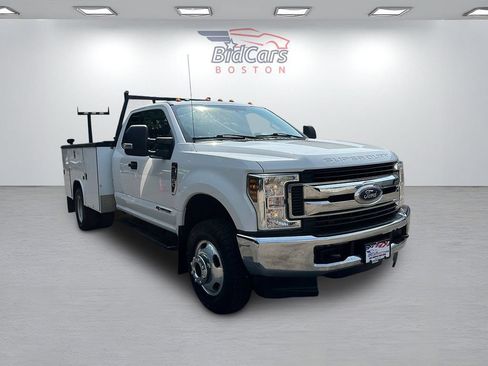 Used 2018 Ford F350 XLT w/ XLT Value Package AWD/4WD image 3
