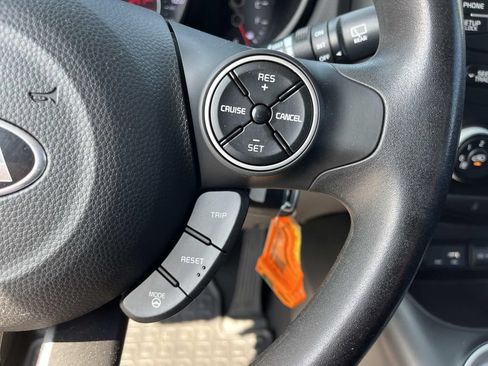 Used 2016 Kia Soul FWD image 29