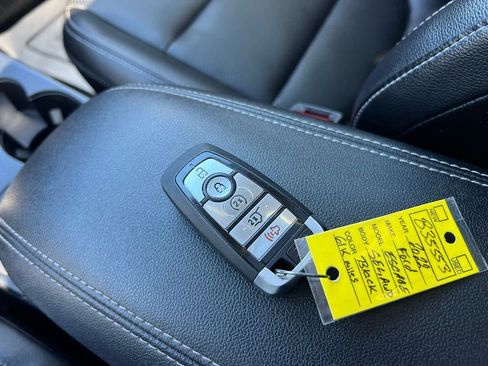 Used 2022 Ford Escape SEL image 31