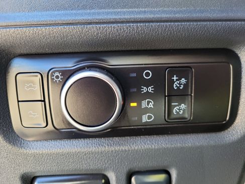 Used 2025 Ford F150 Lightning Lariat AWD/4WD image 23