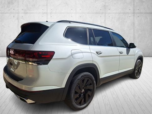 New 2026 Volkswagen Atlas SE image 5