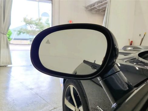 Used 2016 Dodge Challenger R/T RWD image 29