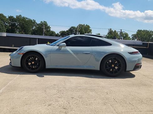 Certified 2025 Porsche 911 Carrera image 2