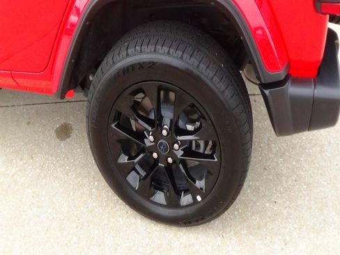 Certified 2025 Jeep Wrangler Unlimited Sahara w/ Safety Group AWD/4WD image 9