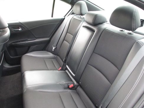 Used 2017 Honda Accord Sport image 16