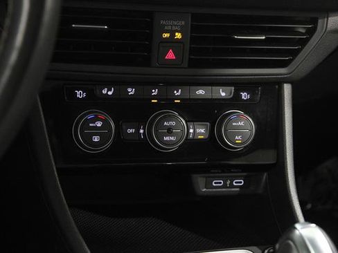 Used 2020 Volkswagen Jetta R-Line w/ R-Line Cold Weather Package FWD image 13