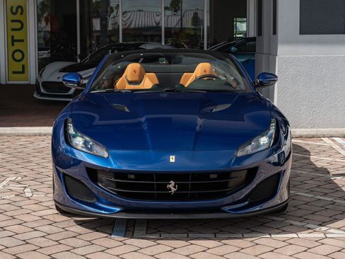 Used 2019 Ferrari Portofino image 16