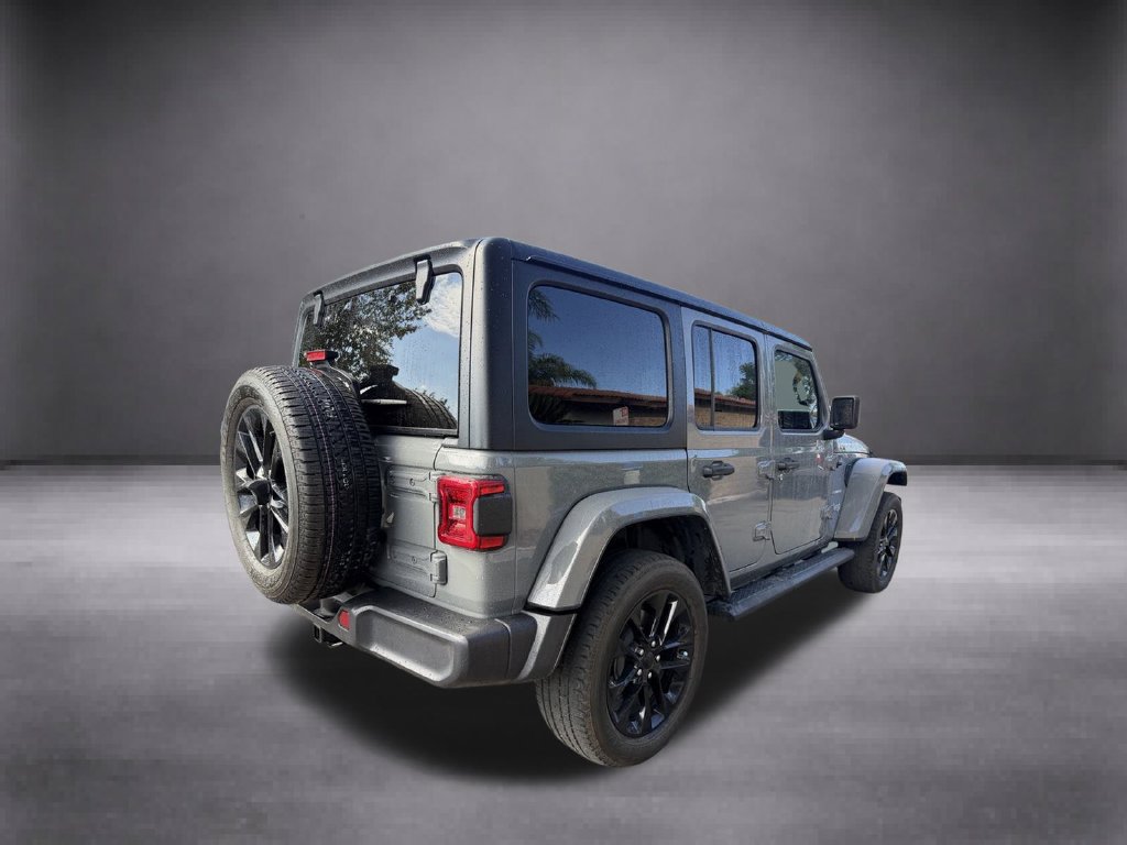 Used 2023 Jeep Wrangler Unlimited Sahara AWD/4WD image 17