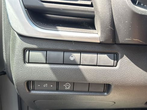 Used 2023 Nissan Rogue SV AWD/4WD image 20