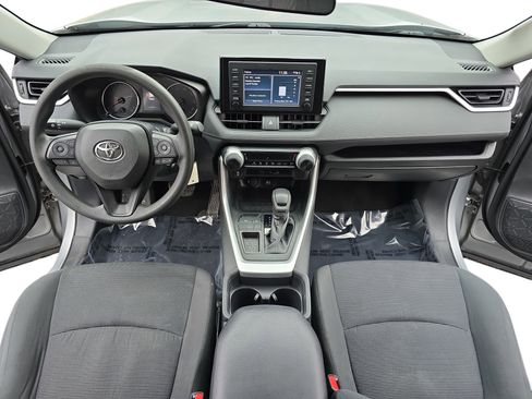 Used 2019 Toyota RAV4 LE image 9