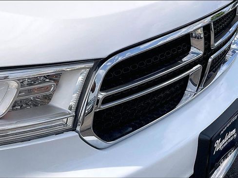 Used 2018 Dodge Durango SXT w/ 3rd Row Seating Group RWD image 35