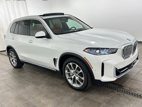 Used 2026 BMW X5 xDrive50e w/ Premium Package image 6