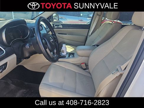 Used 2022 Jeep Grand Cherokee Laredo E w/ Security & Convenience Group AWD/4WD image 5
