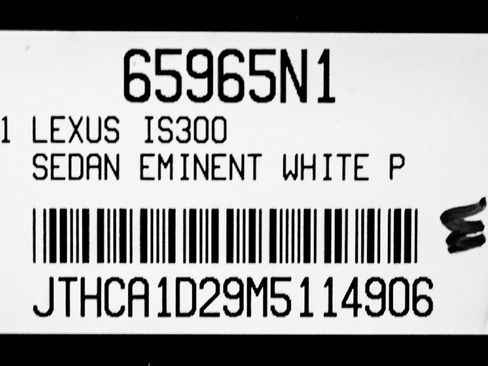 Used 2021 Lexus IS 300 w/ Comfort Package image 27