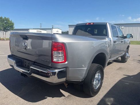Used 2022 RAM 3500 Tradesman w/ Chrome Appearance Group AWD/4WD image 4