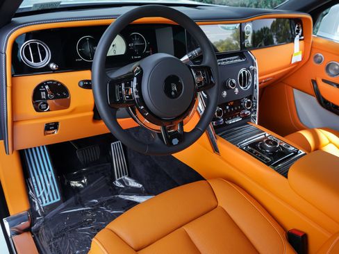 New 2026 Rolls-Royce Cullinan AWD/4WD image 16