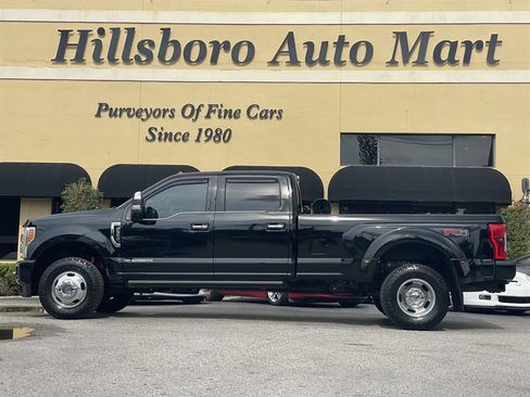 Used 2017 Ford F350 Platinum w/ Platinum Ultimate Package AWD/4WD image 3